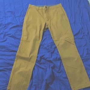 Old Navy Khakis Men Size 31x30 Medium Retail $50